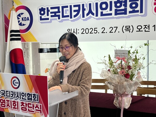 한국디카시인협회 통영지회 강재남 지회장&nbsp;